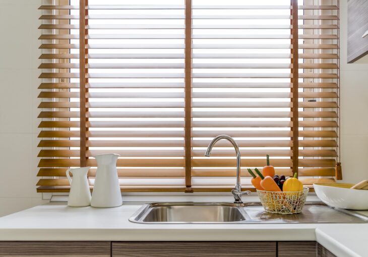 wooden-kitchen-blinds