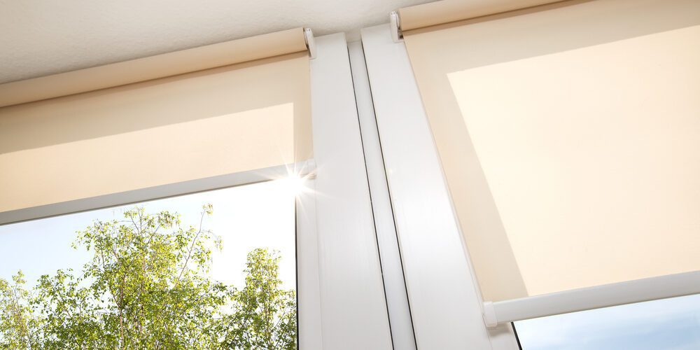 roller-blind-keep-heat-out