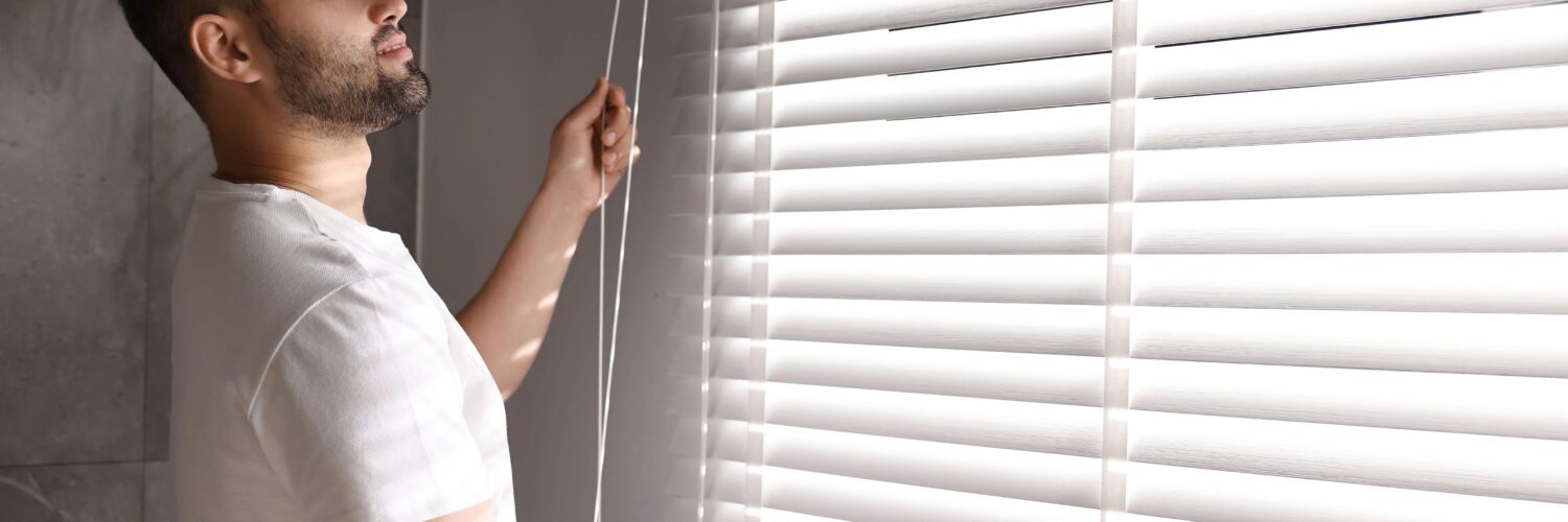 How to Close Blinds (The Right Way) | Solaire Blinds